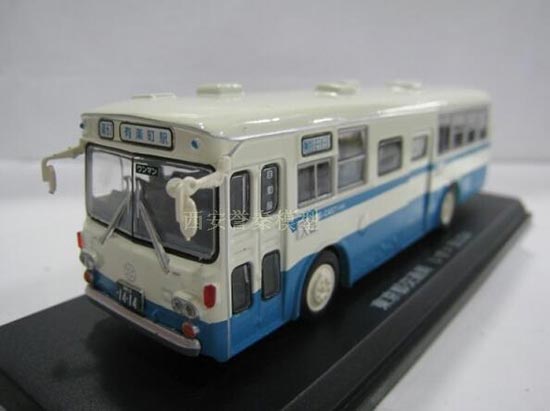 Diecast Isuzu BU04 Bus Model 1:72 Scale White-Blue By IXO