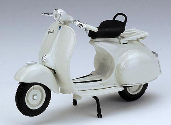 Diecast Vespa 150 1956 Scooter Model 1:18 White By MaiSto