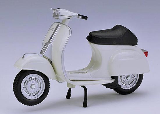 Diecast Vespa 50 Special Scooter Model 1:18 White By MaiSto