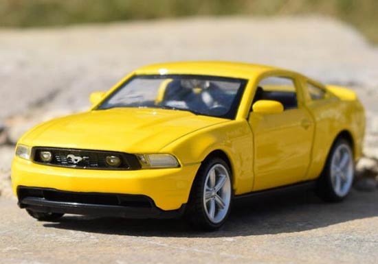 Diecast Ford Mustang GT Kids Toy 1:43 Scale Red / Yellow