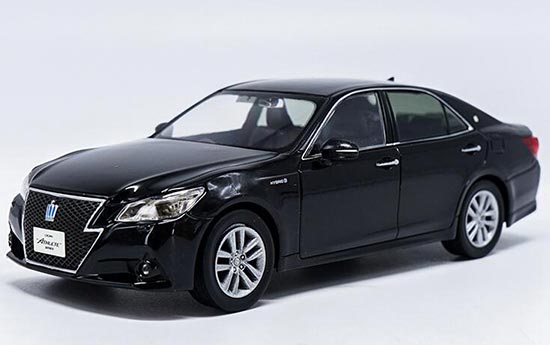 Diecast Toyota Crown Model 1:30 Scale Black