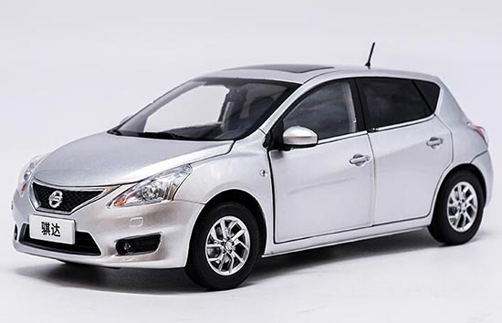 Diecast Nissan Tiida Car Model Silver 1:18 Scale