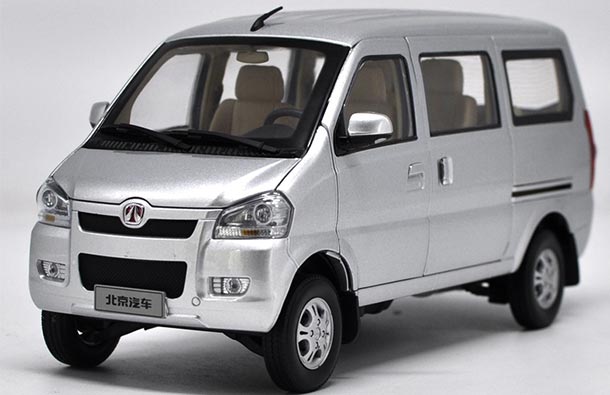 Diecast Weiwang BC306Z Van Model 1:18 Scale Silver