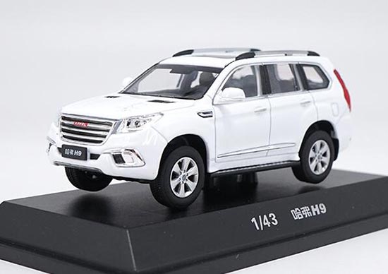 Diecast Haval H9 SUV Model White / Army Green 1:43 Scale