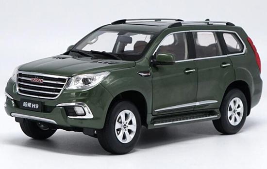 Diecast Haval H9 SUV Model 1:18 Scale White / Army Green
