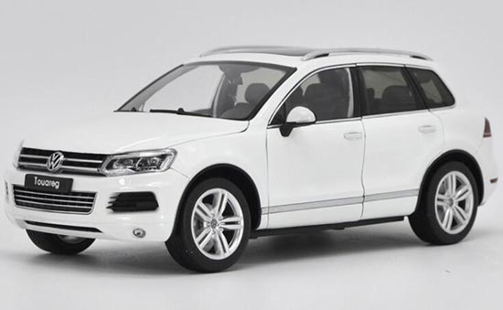 Diecast Volkswagen Touareg SUV Model Black / White By GTAUTOS