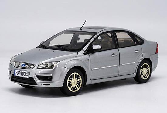 Diecast Ford Focus Model Silver 1:18 Scale