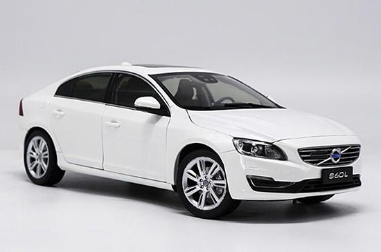 Diecast Volvo S60 Model 1:18 Scale White / Silver