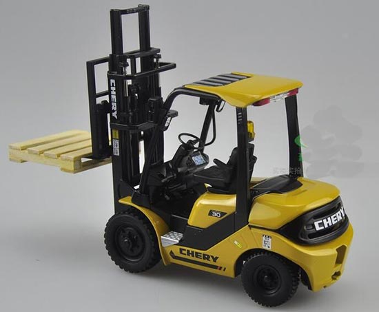 Diecast Chery Forklift Truck Model Yellow 1:20 Scale