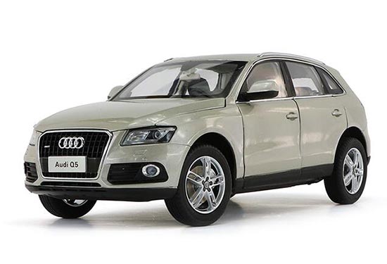 Diecast Audi Q5 SUV Model 1:18 Black /Red /White /Silver /Brown