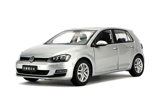 Diecast Volkswagen New Golf Model 1:18 Scale