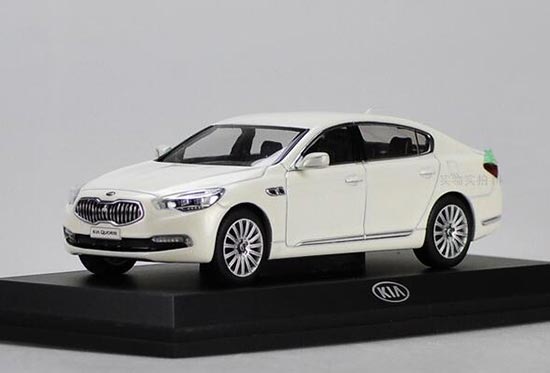 Diecast Kia Quoris Model 1:32 Scale White / Brown