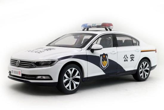 Diecast Volkswagen Magotan B8 Police Model 1:18 Scale White