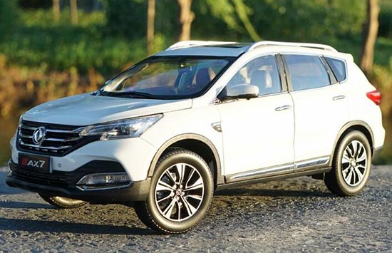 Diecast Dongfeng New AX7 SUV Model 1:18 Scale White