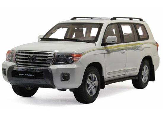 Diecast Toyota Land Cruiser 200 Model 1:18 Scale White / Green