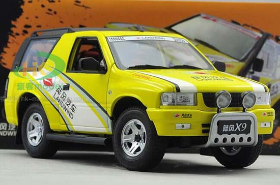 Diecast Land Wind X9 SUV Model 1:18 Scale Yellow