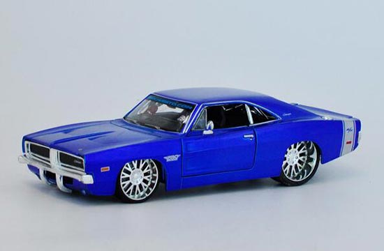 Diecast 1969 Dodge Charger R/T Model 1:24 Scale By Maisto