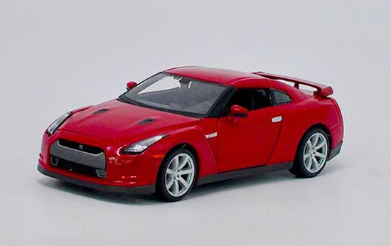 Diecast Nissan GT-R R35 Model 1:24 Scale Red By Maisto