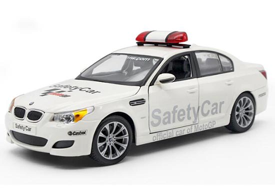 Diecast BMW M5 Model Safety Car 1:18 Scale White By Maisto