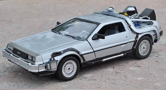 Diecast DeLorean DMC-12 Car Model 1:24 Scale Silver By Welly