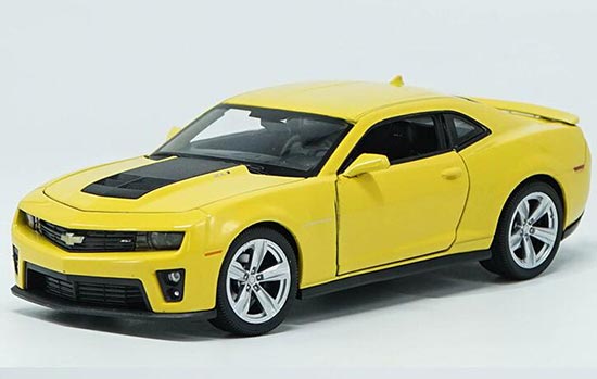 Diecast Chevrolet Camaro ZL1 Model Yellow 1:24 Scale By Welly