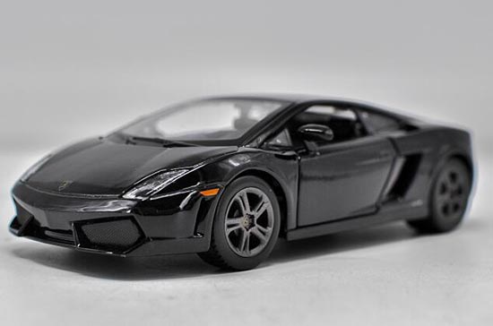 Diecast Lamborghini Aventador LP700-4 Model 1:24 By Maisto