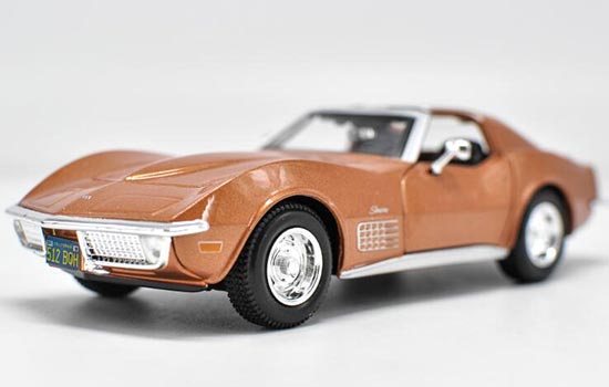 Diecast Chevrolet Corvette Model Golden 1:24 Scale By Maisto