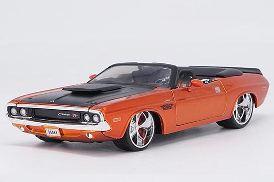 Diecast Dodge Challenger R/T Model Red / Orange 1:24 By MaiSto