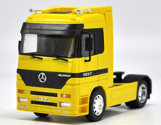 Diecast Mercedes Benz Actros Tractor Unit Model 1:32 By Welly