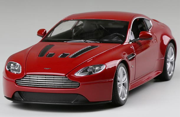 Diecast Aston Martin V12 Vantage Model 1:24 Red / Gray By Welly