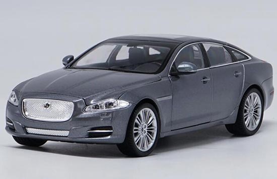 Diecast 2010 Jaguar XJ Model 1:24 Scale By Welly