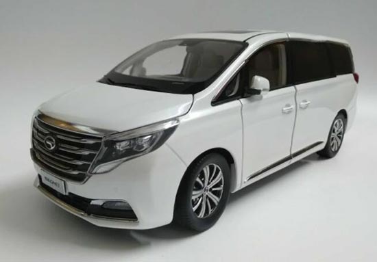 Diecast Trumpchi GM8 MPV Model 1:18 Scale White / Black