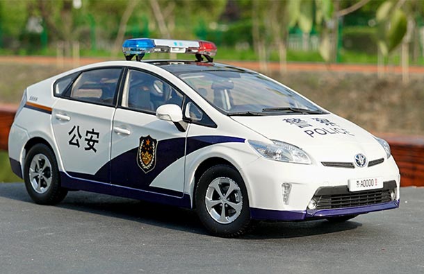 Diecast Toyota Prius Model Police White 1:18 Scale