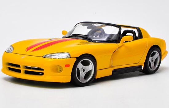 Diecast Dodge Viper RT/10 Model Yellow 1:18 Scale By Bburago
