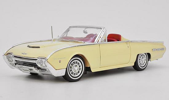 Diecast Ford Thunderbird Model 1:18 Scale Creamy White By Welly