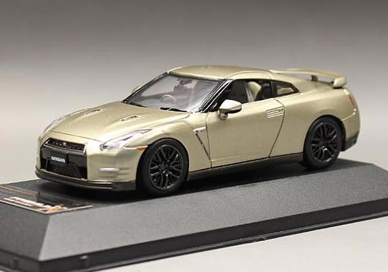 Diecast Nissan GT-R R35 Model 1:43 Scale Golden By Premium X