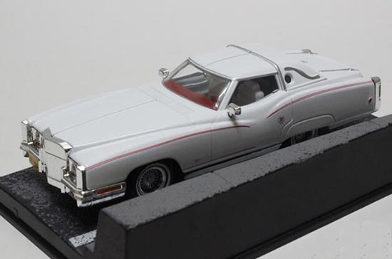 Diecast Cadillac Corvorado Model 1:43 Scale White
