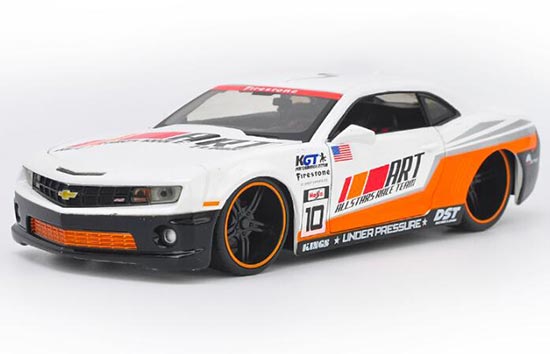 Diecast 2010 Chevrolet Camaro SS Model 1:24 Scale by Maisto