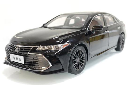 Diecast Toyota Avalon Model 1:18 Scale Black / White