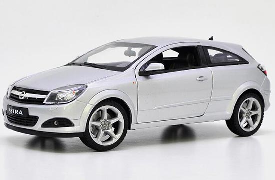 Diecast 2005 Opel Astra GTC Model 1:18 Red / Silver By Welly