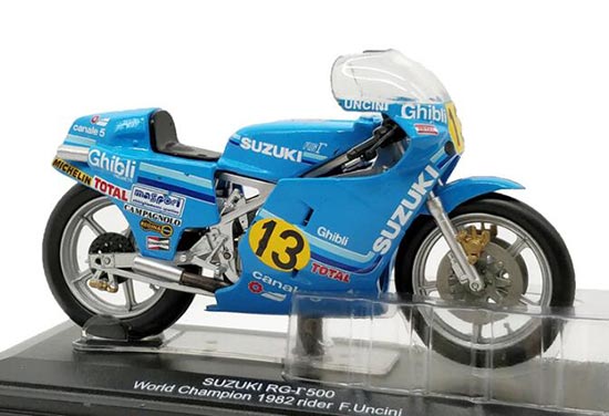 Diecast 1982 Suzuki RG T500 Motorcycle Model 1:22 By Italeri