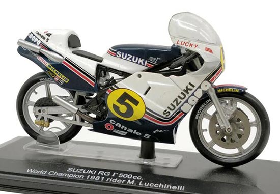 Diecast 1981 Suzuki RG T500cc Motorcycle Model 1:22 By Italeri