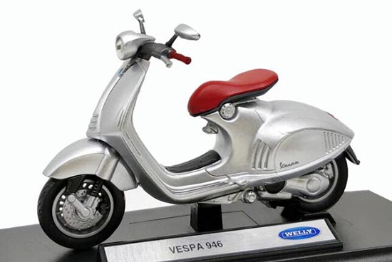 Diecast Vespa 946 Scooter Model 1:18 Scale Silver By Welly