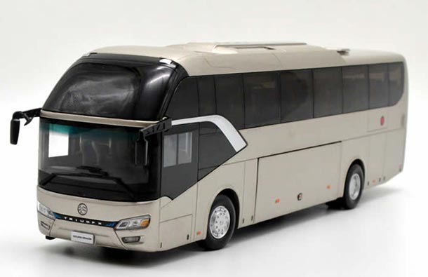 Diecast Golden Dragon Triumph XML6122 Coach Bus Model 1:38