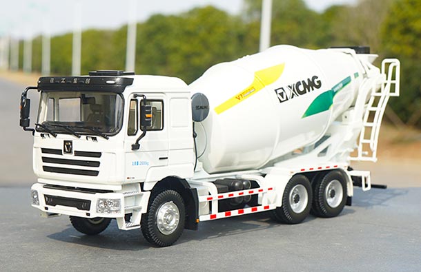 Diecast XCMG Concrete Mixer Truck Model 1:35 Scale White
