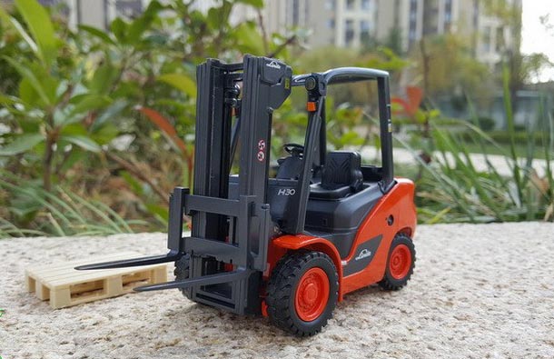 Diecast Linde H30 Forklift Truck Model 1:25 Scale Red