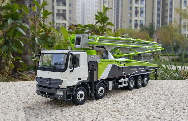 Diecast Zoomlion 64X-6RZ Concrete Pump Truck Model 1:38 Green