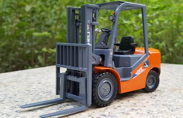 Diecast Heli CPCD30 Diesel Forklift Truck Model 1:25 Orange