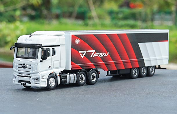 Diecast FAW J7 Eagle Semi Truck Container Model 1:64 Scale