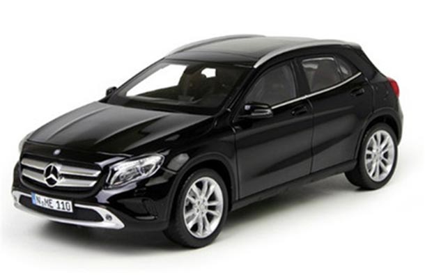 Diecast 2015 Mercedes Benz GLA-Class Model 1:18 Black By NOREV